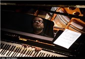 کنسرت موسیقی حریق خزان در تالار وحدت