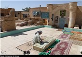 مقبره  آیت الله سید علی قاضی طباطبایی در قسمت جنوبی وادی السلام و نزدیک آرامگاه هود و صالح است.  این قبرستان از جنوب به حرم علی بن ابی‌طالب و خیابان اصلی نجف- کوفه (شارع علی بن ابیطالب) از شرق به جاده نجف - کربلا، از شمال به منطقه حی المهندسین و غرب به دریای سابق نجف محدود می‌گردد