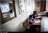 برای فهم بهتر درسها ،معلمان از اشکال مرتبط با درس آن روز استفاده میکنند 