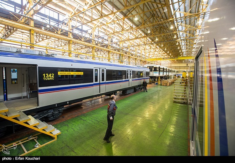 بازدید اعضای شورای شهر از واگن سازی و متروی تهران