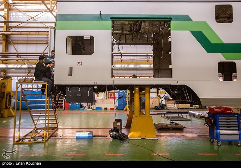 بازدید اعضای شورای شهر از واگن سازی و متروی تهران