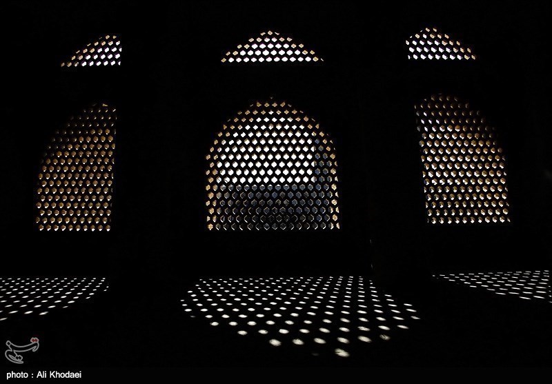 مسجد جامع اصفهان أکبر المساجد فی إیران