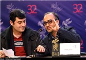 روح الله حجازی کارگردان و کیوان کثیریان منتقد و مجری در نشست خبری فیلم سینمایی زندگی مشترک آقای محمودی و بانو