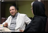رضا میرکریمی کارگردان و تهیه کننده در میزگرد سینمای اجتماعی ایران در خبرگزاری تسنیم