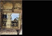 داخل محوطه مسقف مسجد راس الحسین(ع) در بعلبک