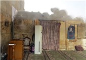 داخل محوطه مسقف مسجد راس الحسین(ع) در بعلبک