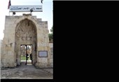 درب ورودی مسجد راس الحسین(ع) در بعلبک