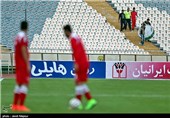 دیدار تیم های فوتبال پرسپولیس و راه آهن