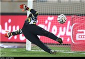 دیدار تیم‌های فوتبال راه آهن و پرسپولیس