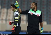 دیدار تیم‌های فوتبال راه آهن و پرسپولیس