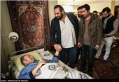 عیادت جمعی از هنرمندان از محمدعلی کشاورز