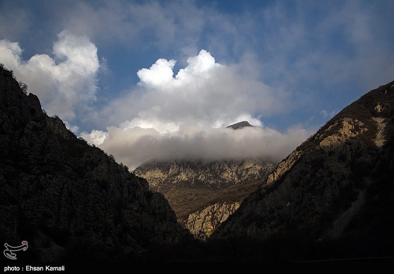 طبیعت پاییزی جنگل گلستان و آبشار لوه