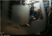 سفر داخل شهری محمدجواد ظریف وزیر خارجه با مترو