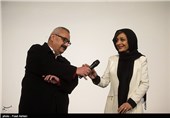 ساره بیات بازیگر و فرزاد مؤتمن کارگردان فیلم سینمایی خداحافظی طولانی در دومین روز سی‌وسومین جشنواره بین‌المللی فیلم فجر