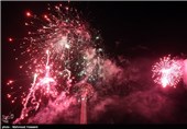 نور افشانی شب 22 بهمن ماه در برج میلاد تهران