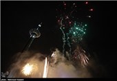 نور افشانی شب 22 بهمن ماه در برج میلاد تهران