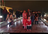 نور افشانی شب 22 بهمن ماه در برج میلاد تهران