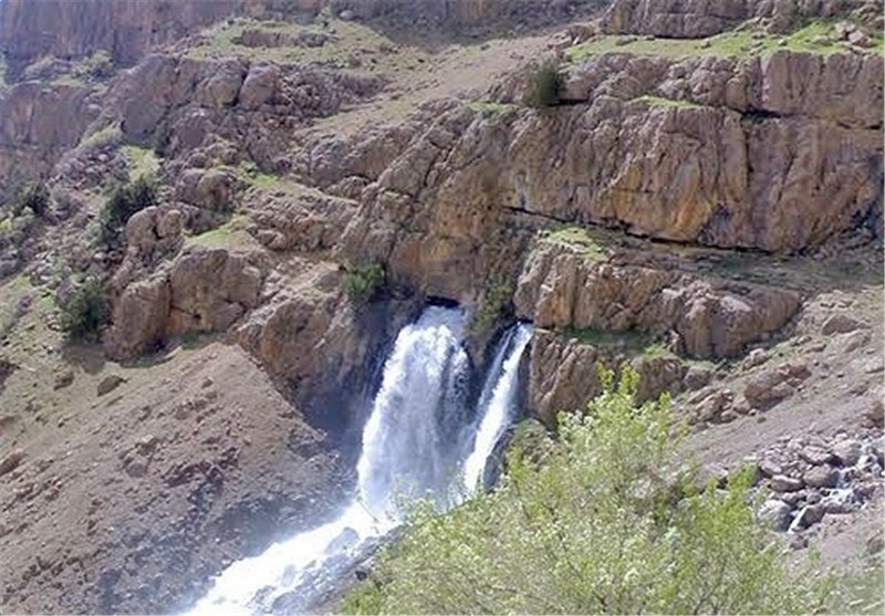 آبشار چکان لرستان