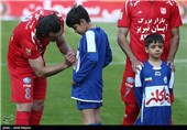 دیدار تیم های فوتبال استقلال تهران و تراکتورسازی تبریز