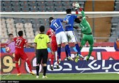 دیدار تیم های فوتبال استقلال تهران و تراکتورسازی تبریز-تهران