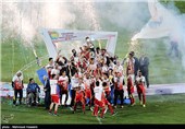 جشن قهرمانی تیم فوتبال فولاد خوزستان/جام به اهواز رفت