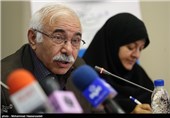 محمدعلی بهمنی عضو شورای سیاست‌گذاری هشتمین جشنواره بین المللی شعر فجر