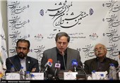 محمدعلی بهمنی عضو شورای سیاست گذاری جشنواره، عبدالجبار کاکائی دبیر علمی جشنواره و قادر طراوت‌پور دبیر اجرایی هشتمین جشنواره بین المللی شعر فجر 