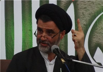 نبویان: کشوری که ملت ایران را تحریم کند حق عبور از تنگه هرمز را ندارد