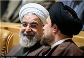 حجت‌الاسلام سیدحسن خمینی و حجت‌الاسلام حسن روحانی رئیس جمهور در همایش بزرگداشت بانوی انقلاب اسلامی