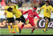 دیدار تیم‌های فوتبال پرسپولیس و سپاهان