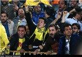 دیدار تیم‌های فوتبال پرسپولیس و سپاهان