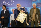 اعطای گواهینامه درجه یک هنری به کیانوش عیاری کارگردان سینما و تلویزیون