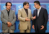 حجت‌الله ایوبی رئیس سازمان سینمایی، علی جنتی وزیر فرهنگ و ارشاد و علیرضا رضاداد در مراسم اعطای گواهینامه درجه یک هنری به هنرمندان سینما و تقدیر از هیئت‌های انتخاب، داوری و برگزاری بخش بین‌الملل سی‌وسومین جشنواره فیلم فجر