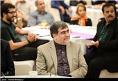علی جنتی وزیر فرهنگ و ارشاد در مراسم اعطای گواهینامه درجه یک هنری به هنرمندان سینما و تقدیر از هیئت‌های انتخاب، داوری و برگزاری بخش بین‌الملل سی‌وسومین جشنواره فیلم فجر