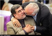علی جنتی وزیر فرهنگ و ارشاد در مراسم اعطای گواهینامه درجه یک هنری به هنرمندان سینما و تقدیر از هیئت‌های انتخاب، داوری و برگزاری بخش بین‌الملل سی‌وسومین جشنواره فیلم فجر