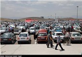 بازار خودرو در سایه افت دلار؛ کاهش قیمت ها بدون رونق معاملات