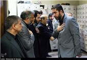 حضور سید محمود رضوی تهیه کننده سینما در مراسم ختم شهید احمد حاتمی
