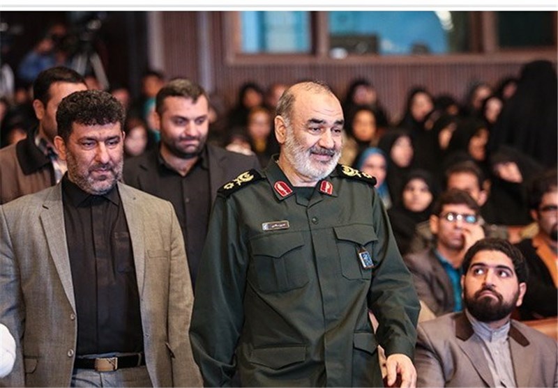 عکس/اختتامیه سیزدهمین همایش ادبی «سوختگان وصل»