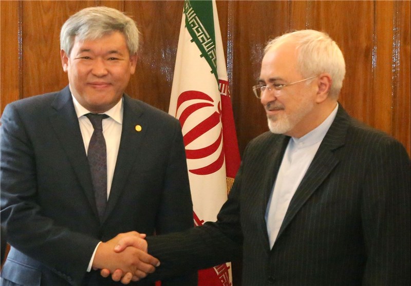 تاکید ظریف بر مبارزه با افراط گرایی و تروریست