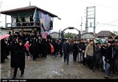 تشییع جانباختگان سقوط مینی بوس در روستای جزین فریدونکنار