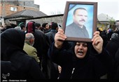 تشییع جانباختگان سقوط مینی بوس در روستای جزین فریدونکنار