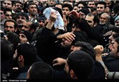 تشییع جانباختگان سقوط مینی بوس در روستای جزین فریدونکنار