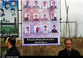 تشییع جانباختگان سقوط مینی بوس در روستای جزین فریدونکنار