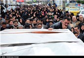 تشییع جانباختگان سقوط مینی بوس در روستای جزین فریدونکنار