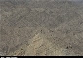 یک سرباز مرزبانی در حال نگهبانی در هنگ مرزی جکیگور  