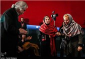تقدیر از شهلا ناظریان در مراسم بزرگداشت سه نسل از هنرمندان دوبله ایران
