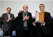 تقدیر از خسرو خسروشاهی در مراسم بزرگداشت سه نسل از هنرمندان دوبله ایران