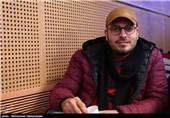فجر 34 - نشست خبری فیلم‌ ایستاده در غبار