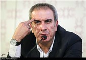 مسعود احمدیان نویسنده فیلمنامه در نشست خبری فیلم سیانور - سی و چهارمین جشنواره فیلم فجر