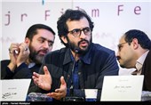 بهروز شعیبی کارگردان در نشست خبری فیلم سیانور - سی و چهارمین جشنواره فیلم فجر
